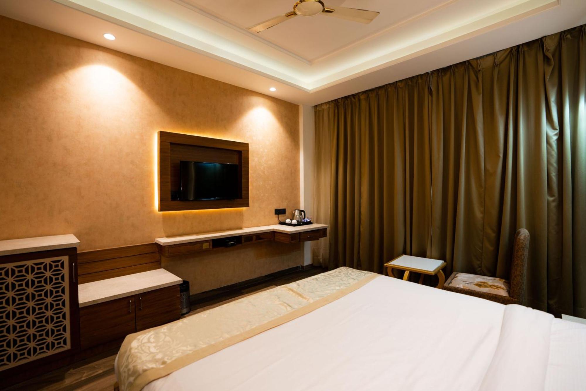 Hotel Rr 62-Jaipur City Centre Hotel Экстерьер фото