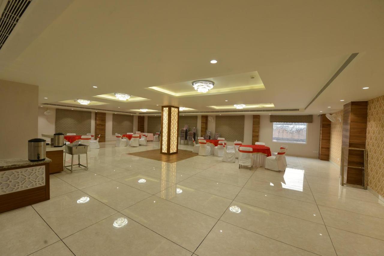 Hotel Rr 62-Jaipur City Centre Hotel Экстерьер фото